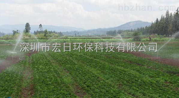 大型农场农作物喷灌设备