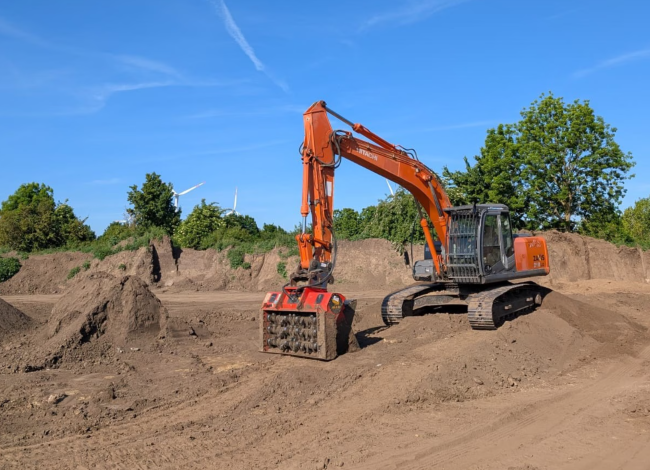 德國黏重土篩分實踐：ALLU 設備如何破解結塊處理難題