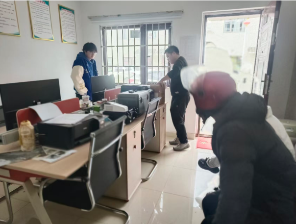 image.png 6. 设备交付仅是起点,天尔工程师深耕贵州服务站TE-89技术培训