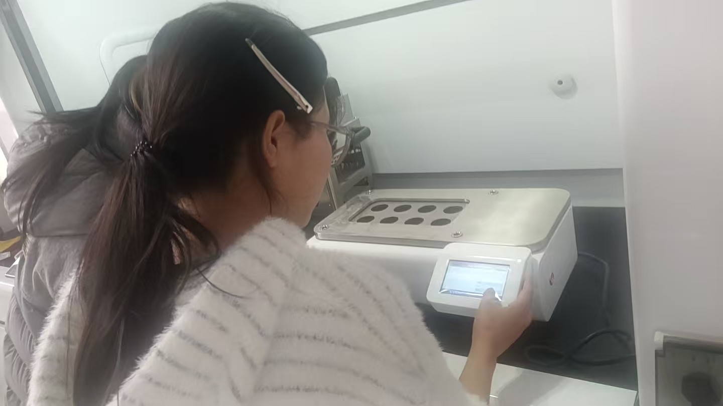 昆玉职校实测认可！恒美智造自动脂肪测定仪+粗纤维测定仪，精准稳定又省心