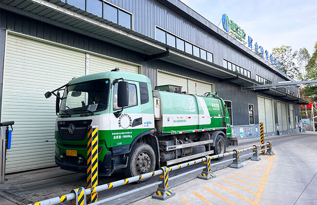 龙岗项目-收运大车.jpg